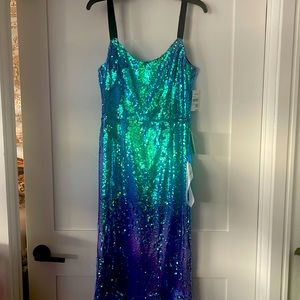 Dress The Population Sequin Cocktail Length dress. Size L.